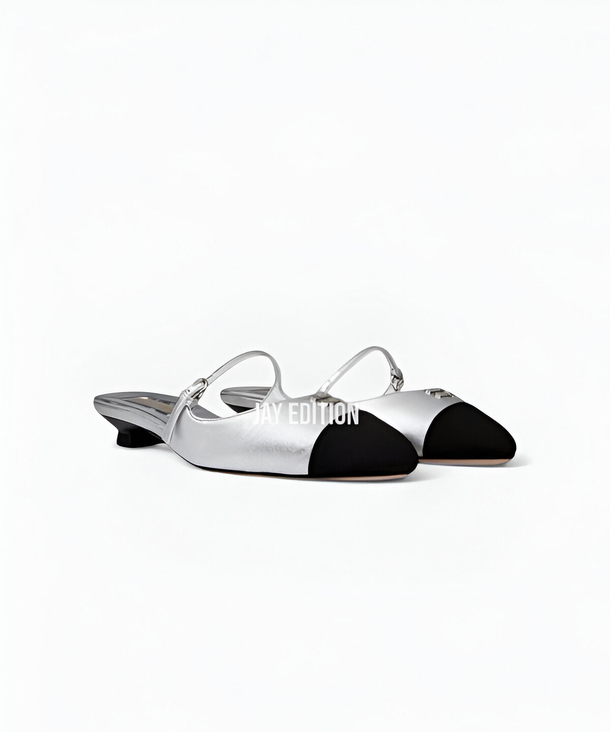 미우미우 투톤 페이던트 레더 뮬 하이 샤인 투톤 가죽과 슬림 힐 디테일 뮬 슈즈