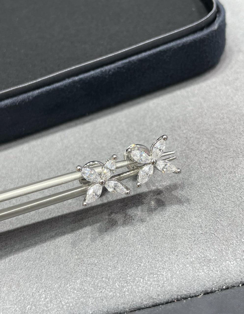 티파니 빅토리아 이어링