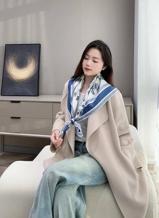 디올 스카프