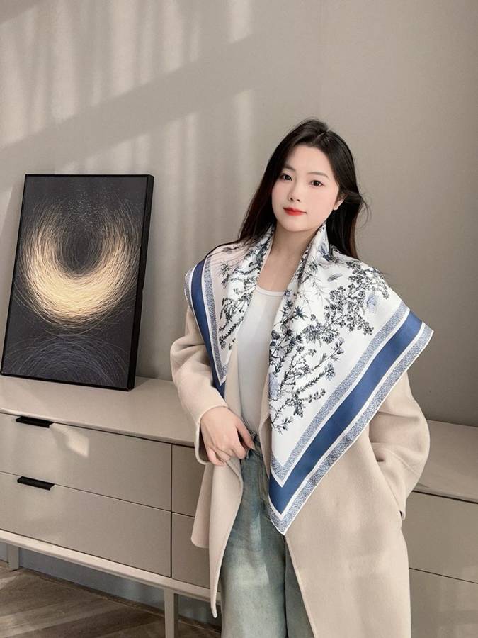디올 스카프