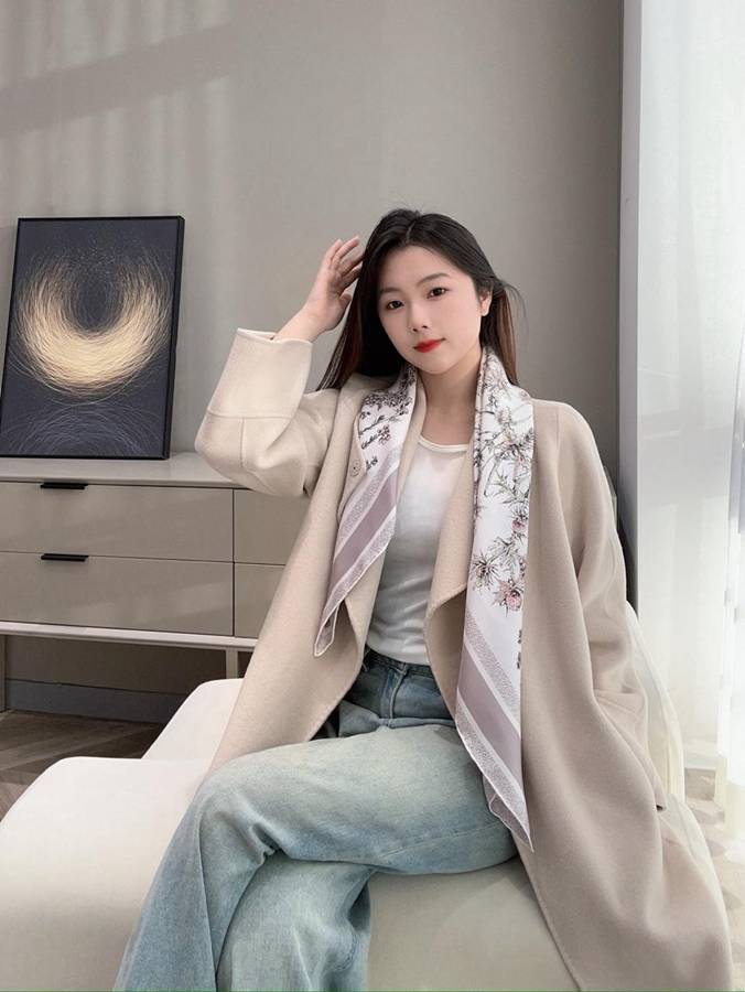 디올 스카프