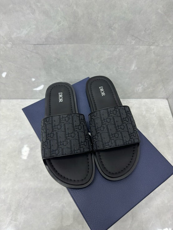 디올 오블리크 슬리퍼