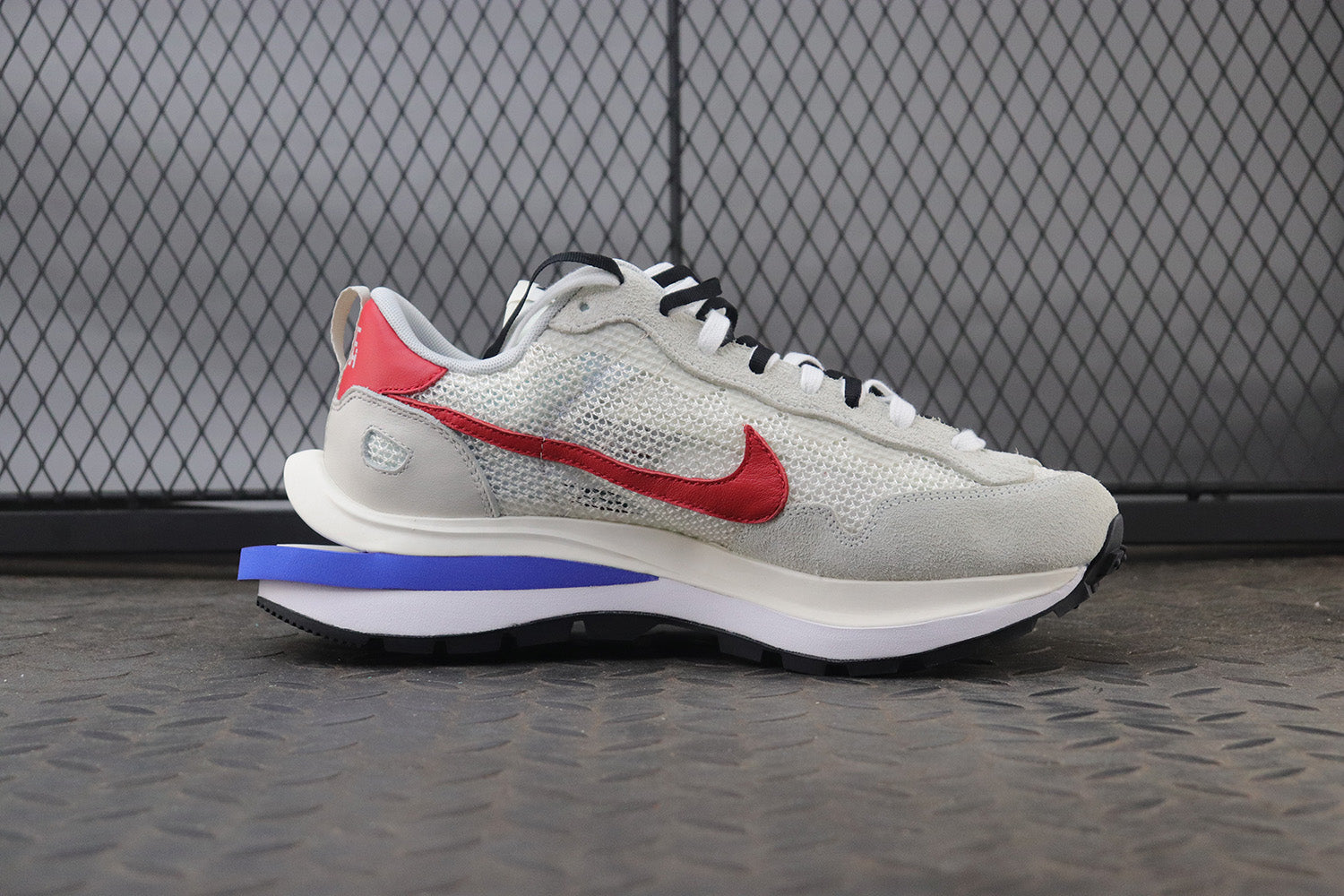 나이키 X 사카이 베이퍼와플 로얄푸시아