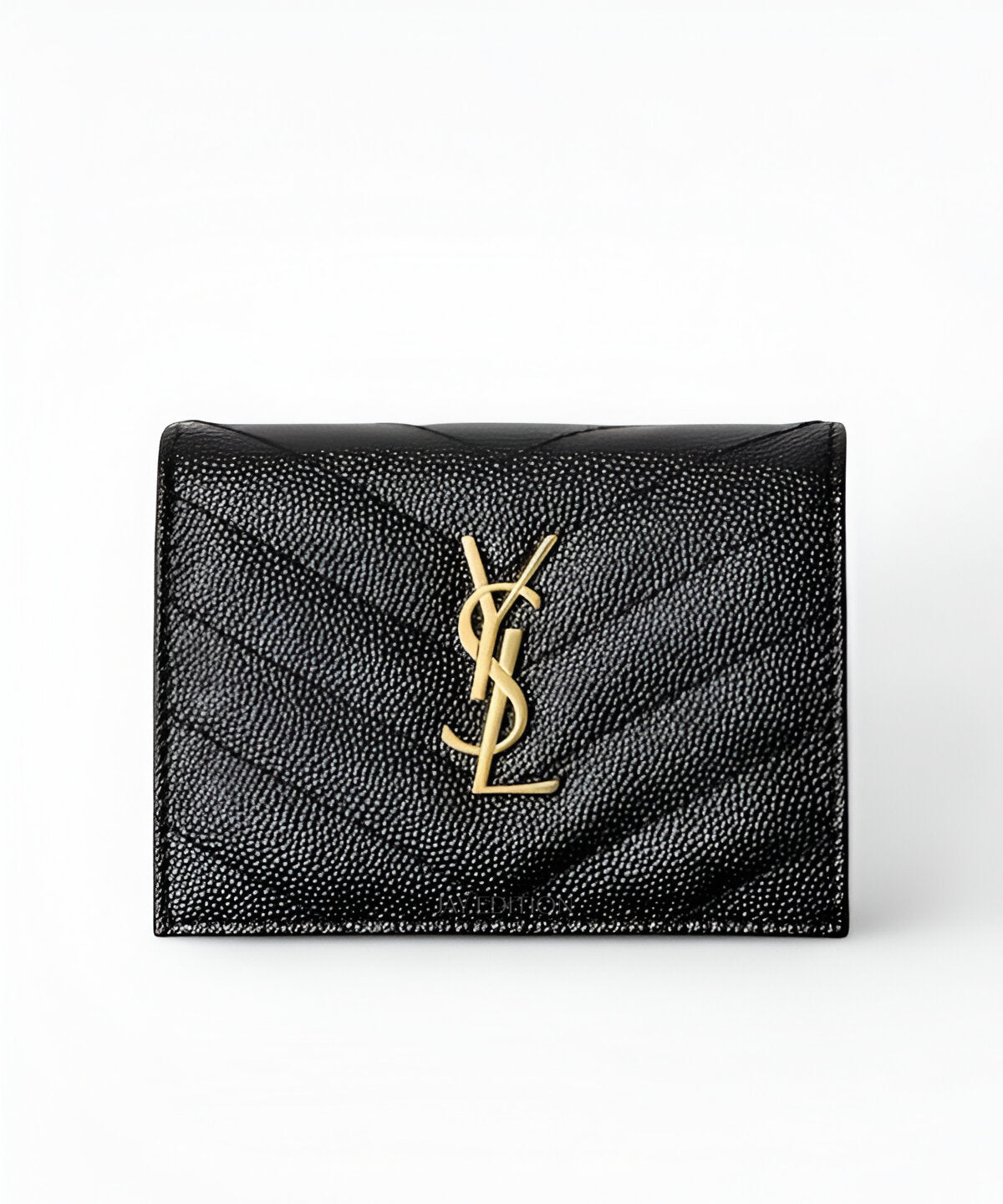 생로랑 모노그램 마테라쎄 반지갑 블랙 카프스킨 퀼팅 디테일 YSL 로고 골드 하드웨어 컴팩트한 반지갑 디자인