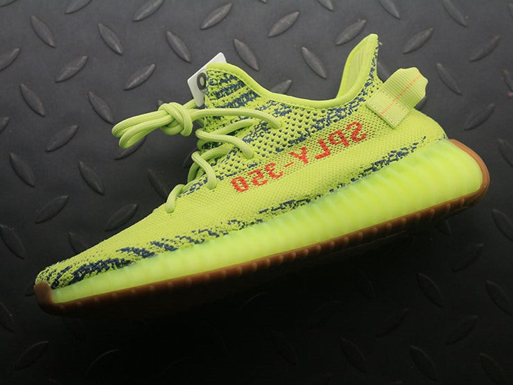 YEEZY 350 V2 세미프로즌