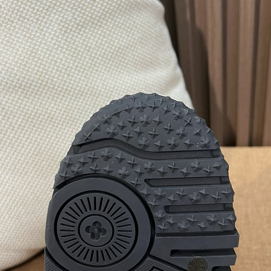 루이비통 LV 트레이너 맥시 스니커즈