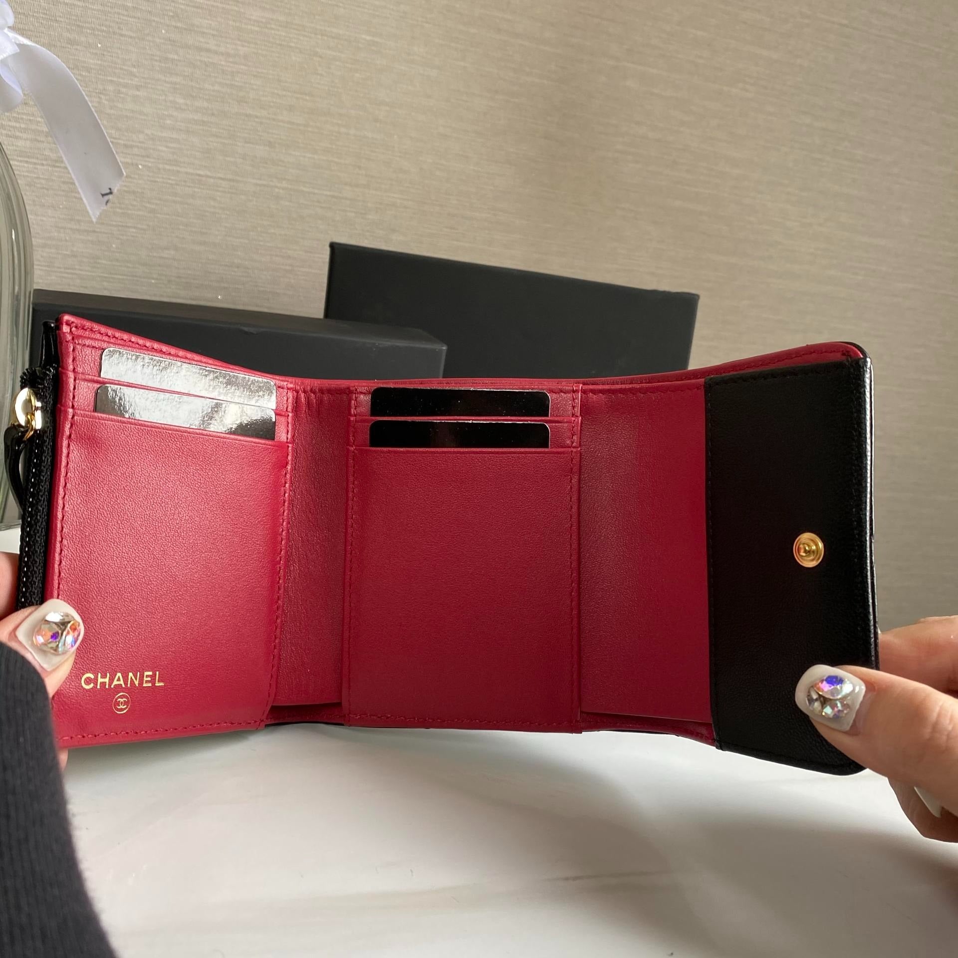 샤넬 19 반지갑