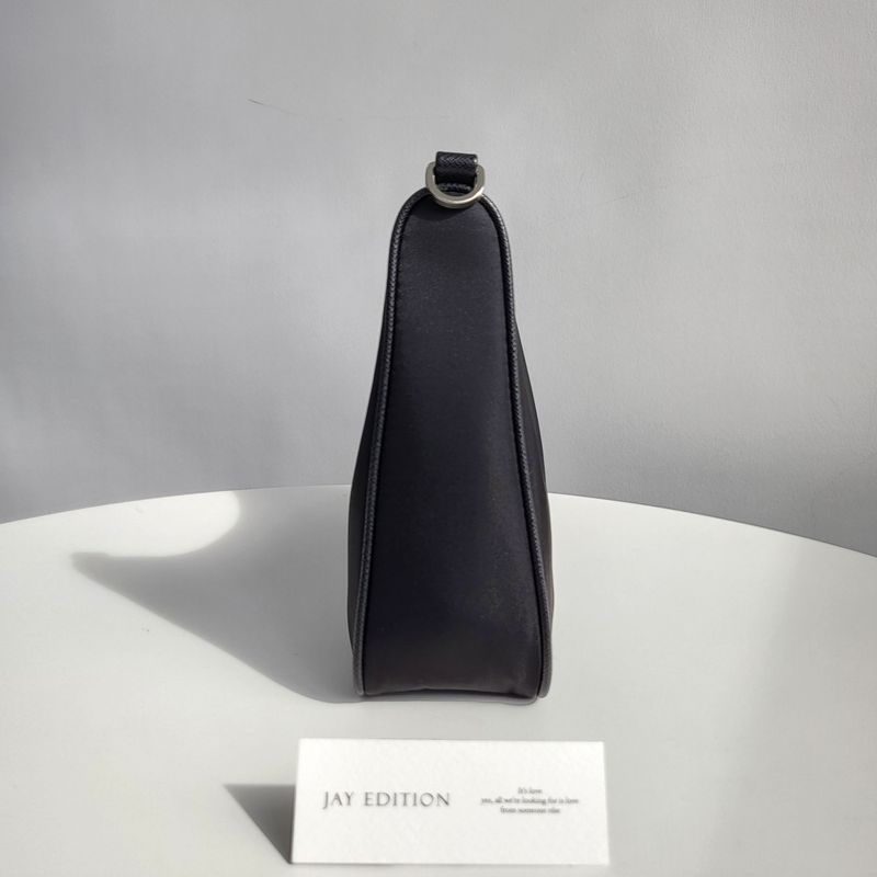 프라다 테수토 체인 호보백