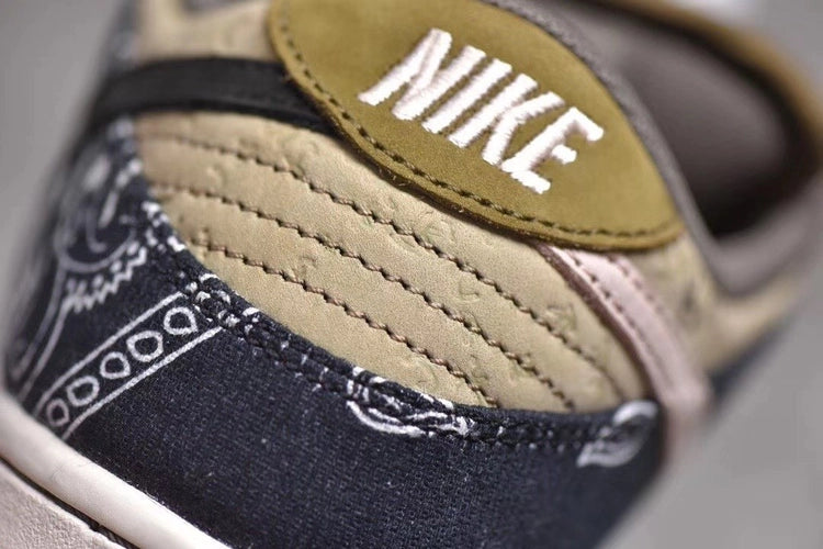 나이키x트래비스 스캇 SB 덩크 로우