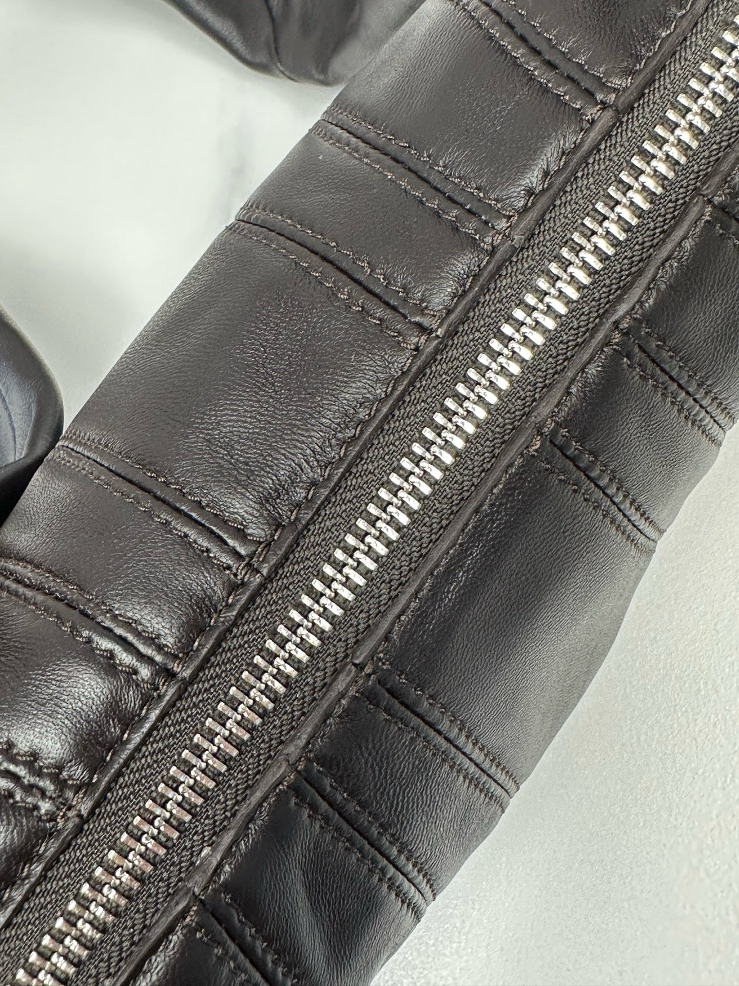 해외재고) 르메르 범백 스몰 램스킨 / 다크브라운