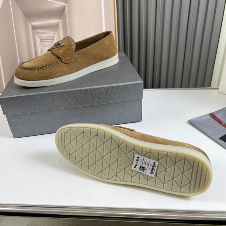 프라다 스웨이드 로퍼