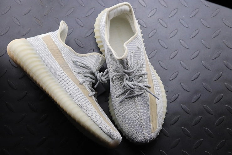 YEEZY 350 V2 룬드마크