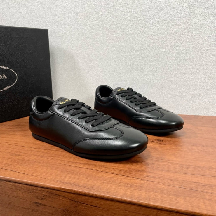 프라다 레더 스니커즈