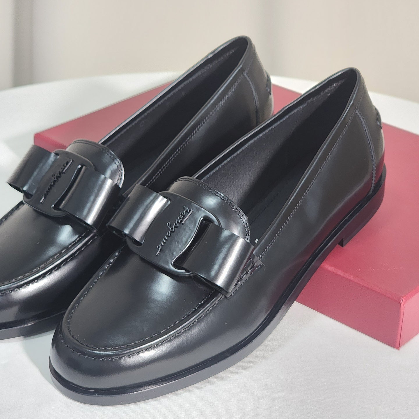 국내) 페레가모 비바 로퍼 / 블랙 37