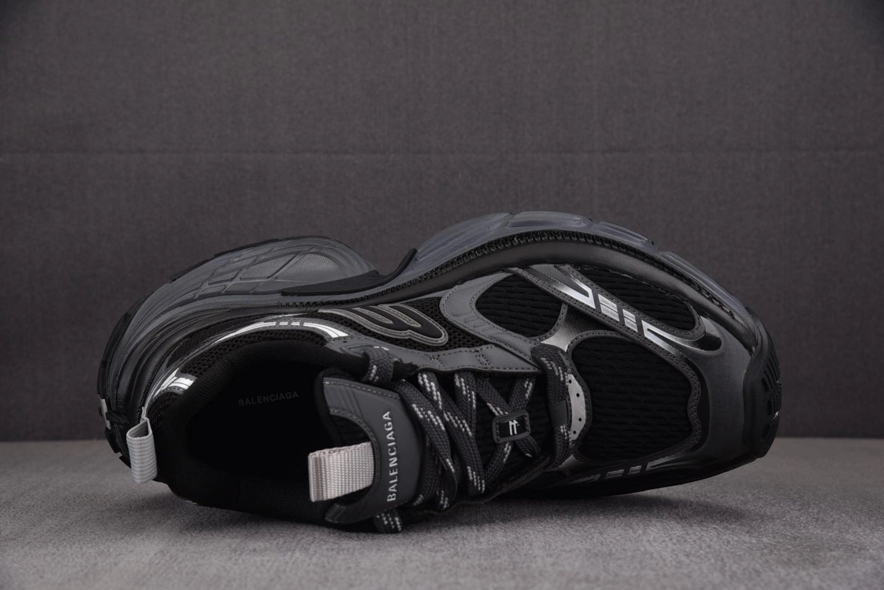 발렌시아가 6XL 스니커즈 블랙 그레이