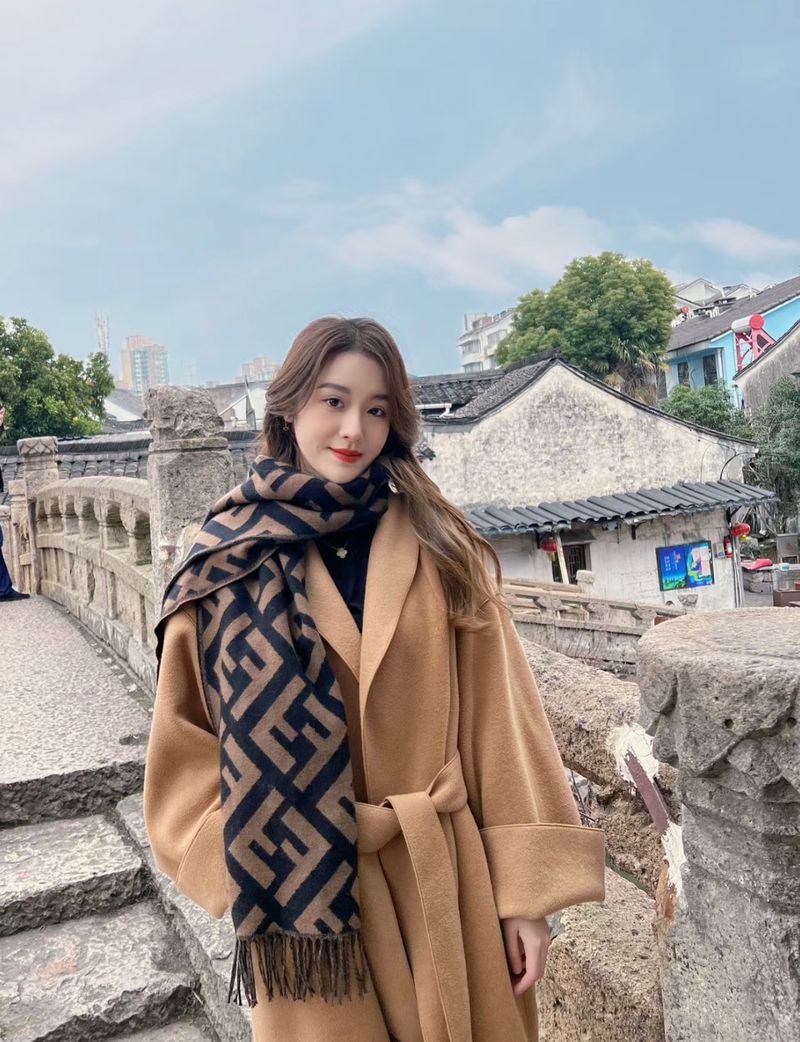 펜디 머플러 4