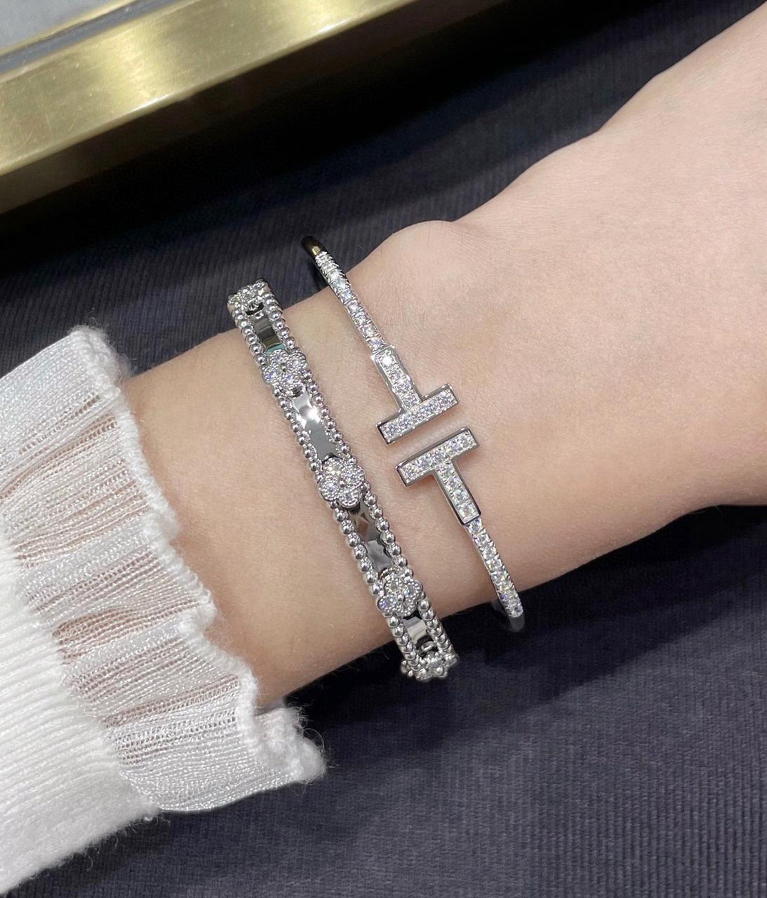 티파니 T 와이어 파베 브레이슬릿