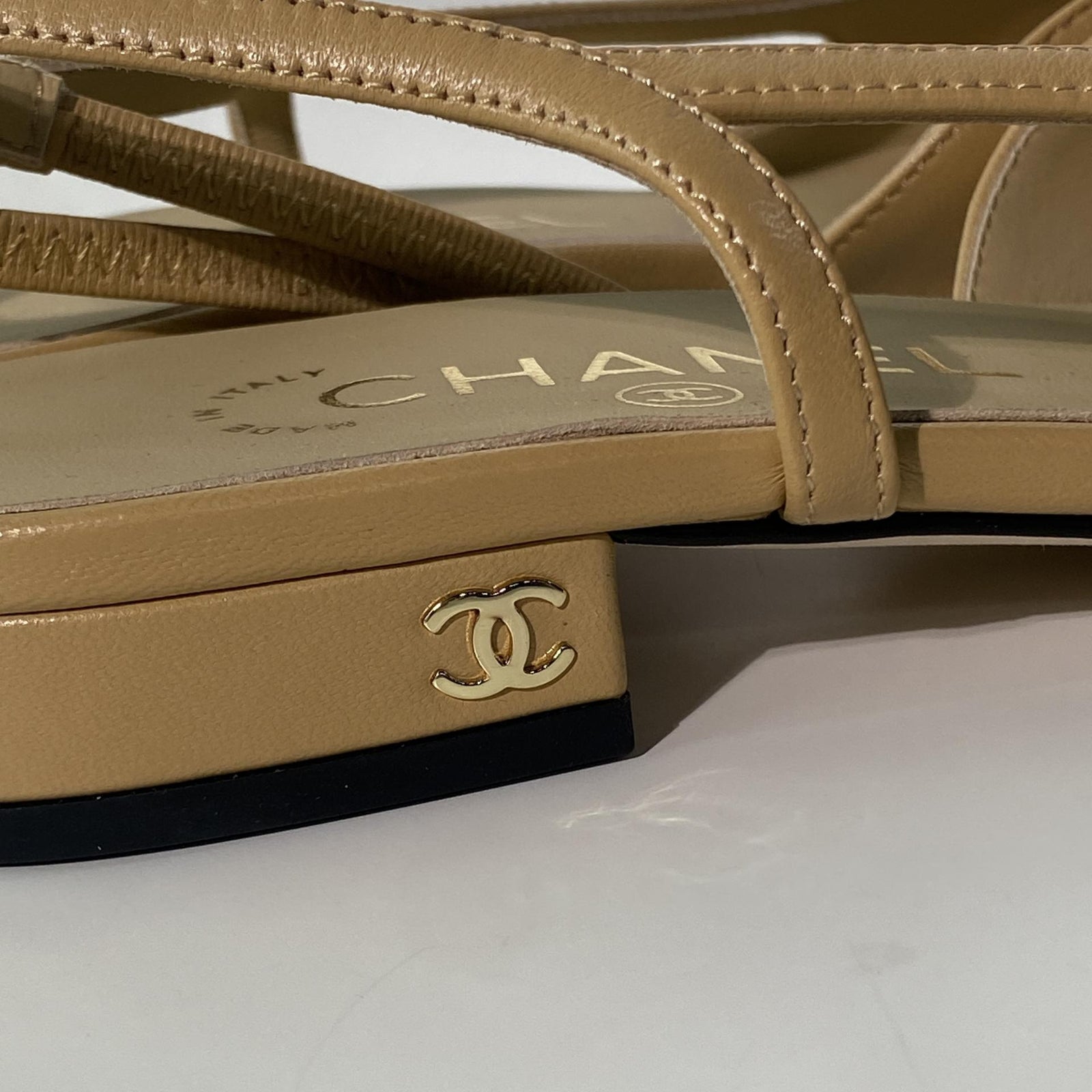 국내) 샤넬 투톤 플랫 슬링백 / 베이지 < 37 2개 >