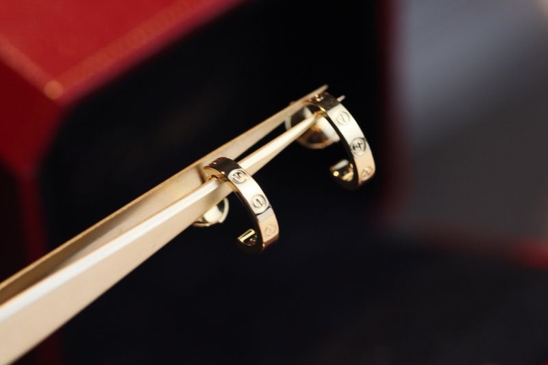 까르띠에 LOVE 이어링