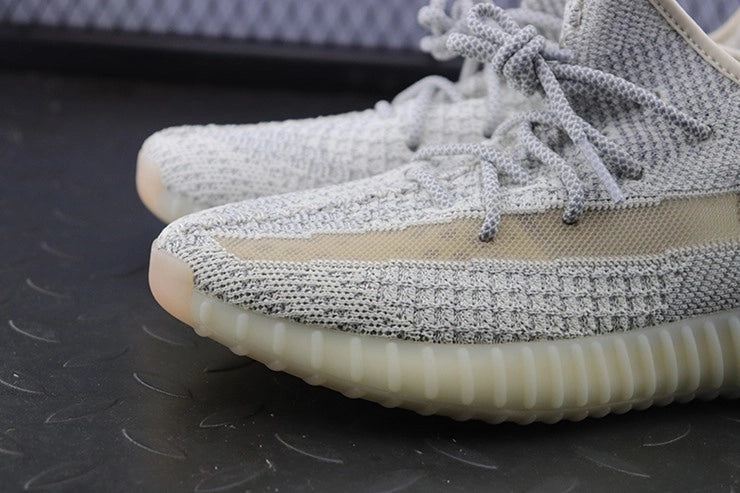 YEEZY 350 V2 룬드마크 리플렉티브