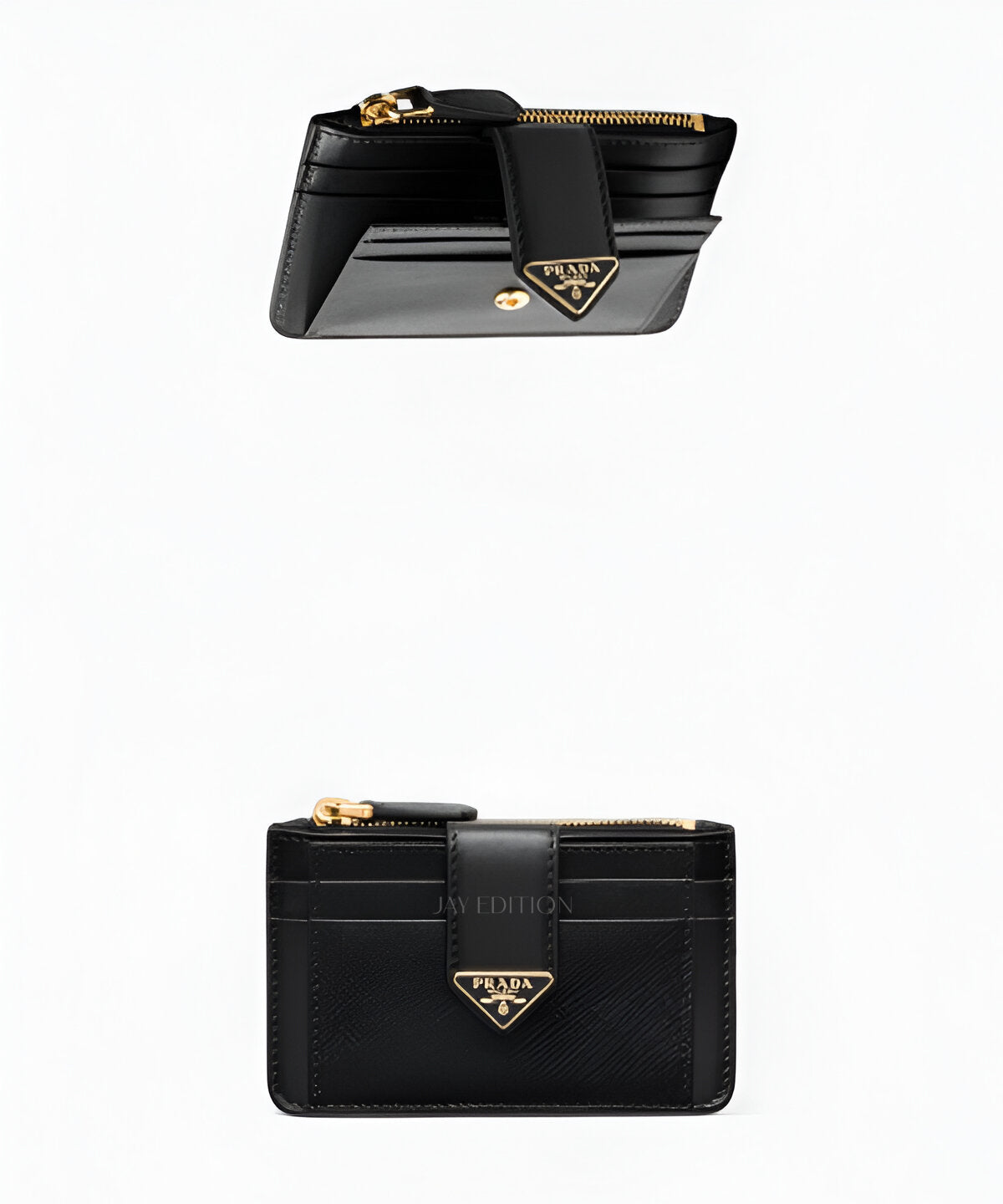프라다 레더 카드 홀더, 블랙 사피아노 가죽으로 제작된 슬림한 디자인의 카드 전용 지갑으로, 전면에 프라다 메탈 로고가 장식되어 있으며, 다수의 카드 슬롯과 중앙 수납 공간이 포함된 세련된 유니섹스 액세서리