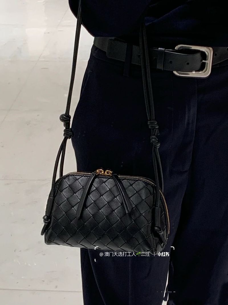 보테가 베네타 콘서트 파우치