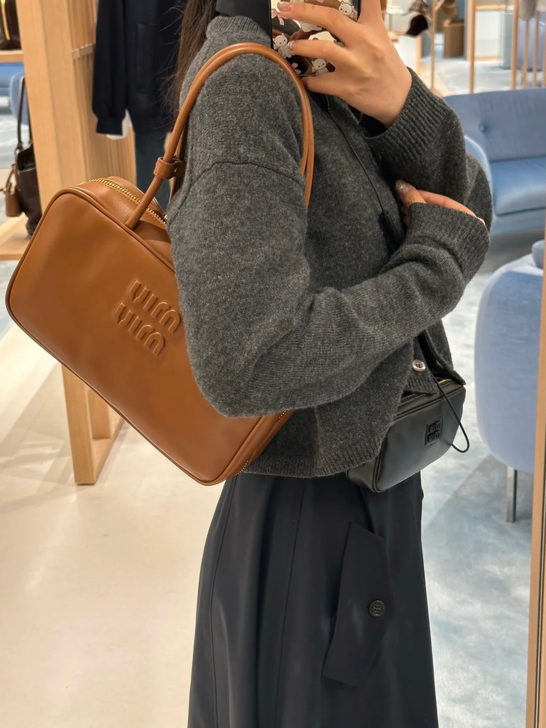 미우미우 보 백 미디움