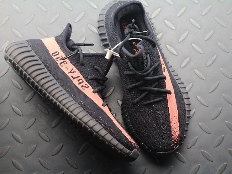 YEEZY 350 V2 레드