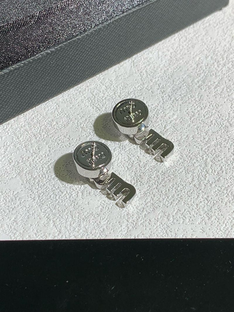 미우미우 귀걸이