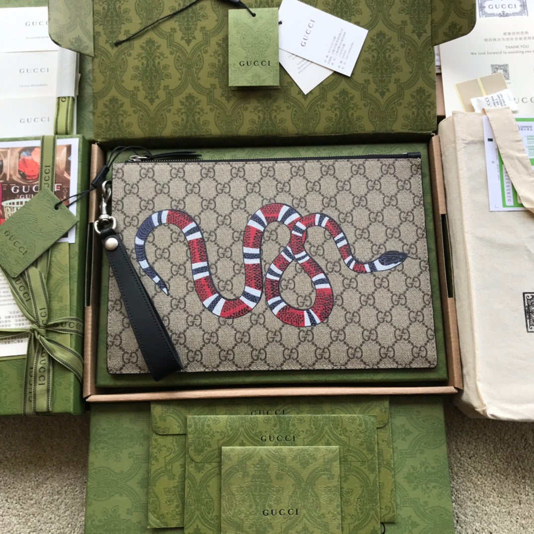 구찌 슈프림 스네이크 클러치