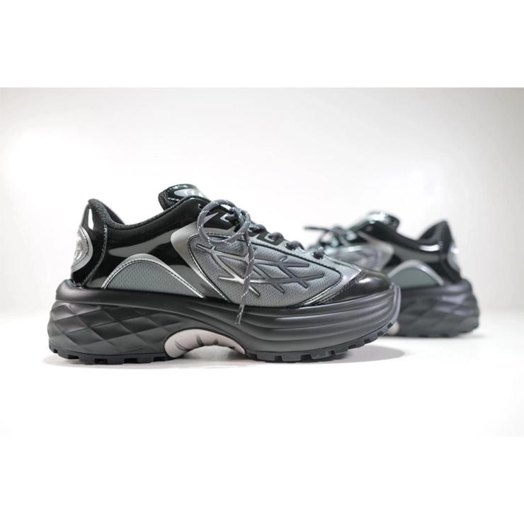 루이비통 디스커버리 레이스 업 그린 스니커즈