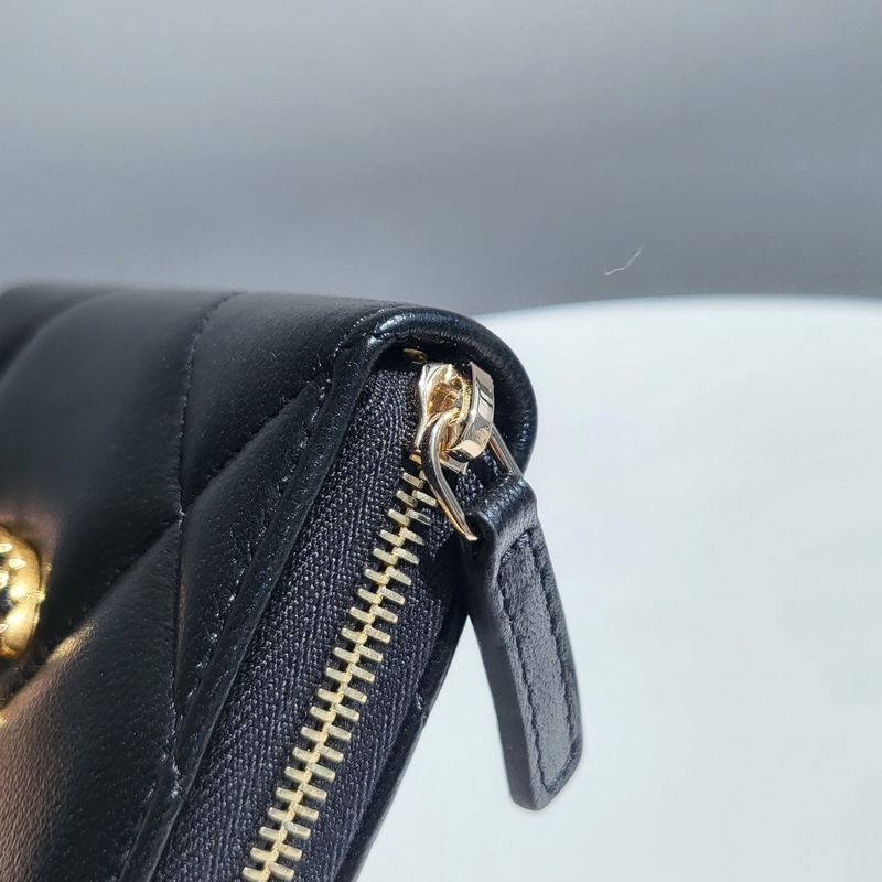 샤넬 19 지퍼 반지갑