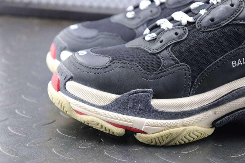 발렌시아가 트리플S 트레이너 블랙/화이트/레드