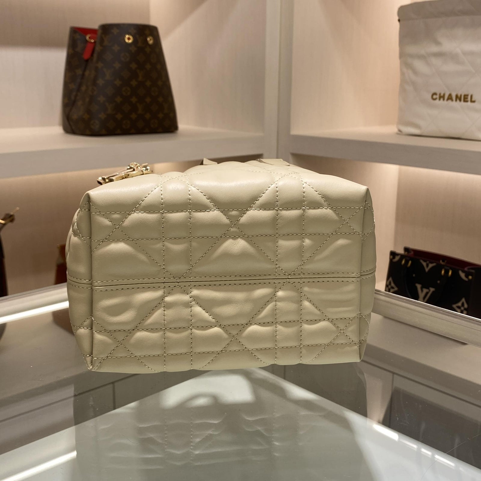 디올 버티컬 뚜주흐백 스몰,미디움