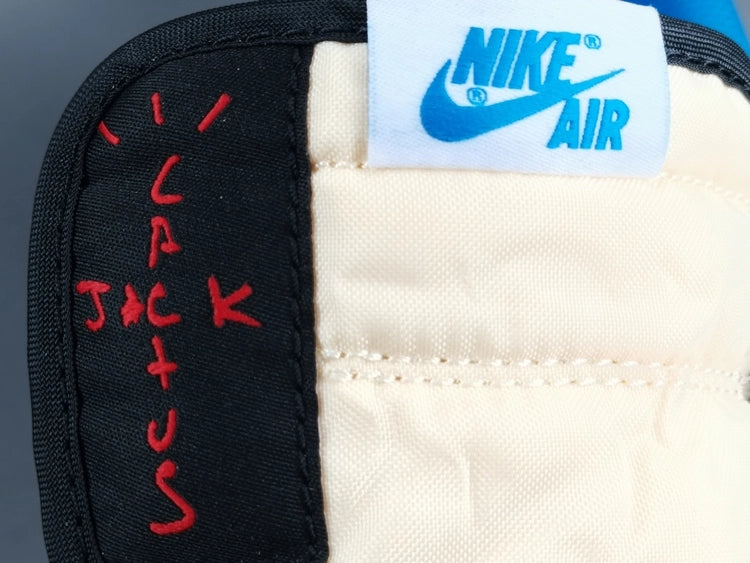 나이키 조던 1 x 트래비스 스캇 x 프라그먼트 레트로 로우 OG SP 밀리터리 블루