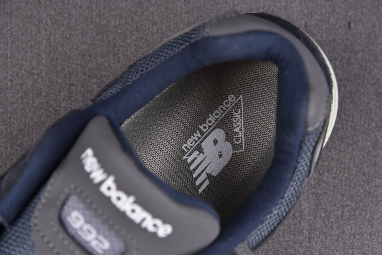 뉴발란스 992 메이드 인 USA 네이비