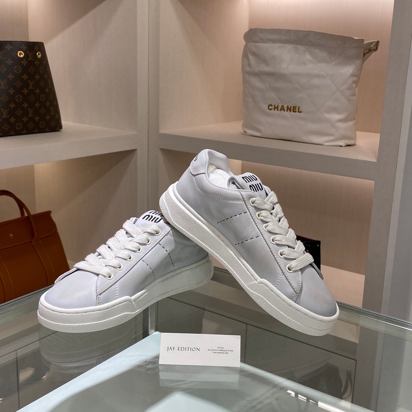 국내) 미우미우 블리치드 가죽 스니커즈 / 36