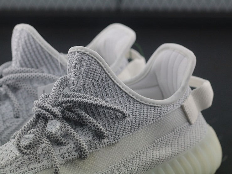 YEEZY 350 V2 스테틱