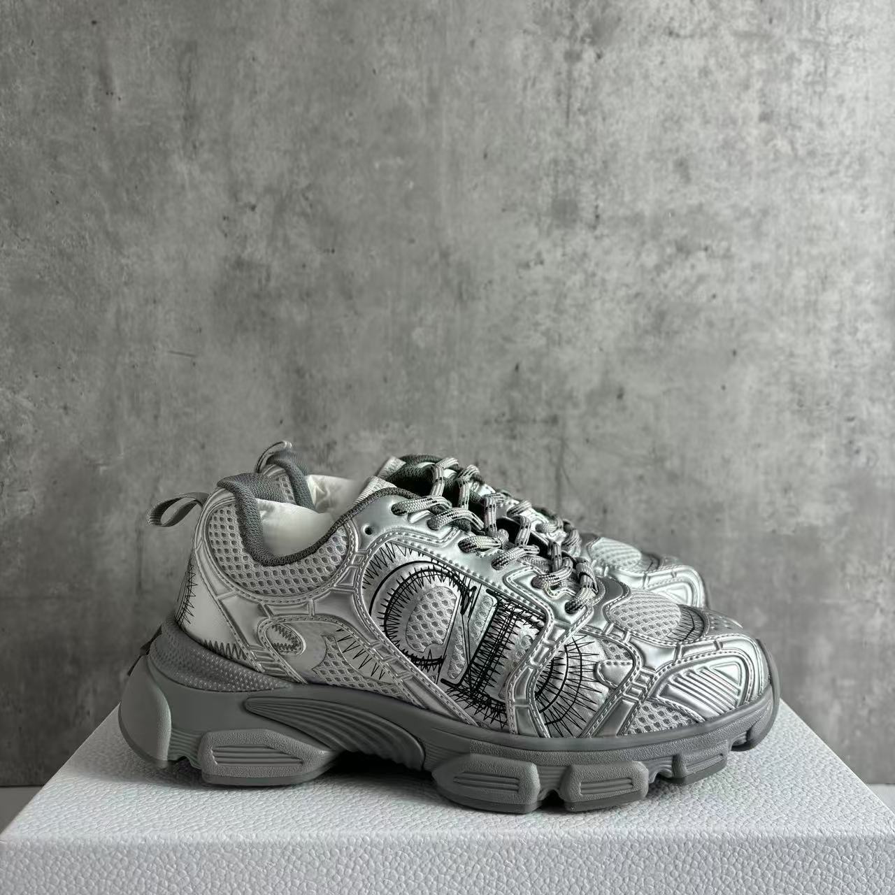 국내) 디올 크로노 스니커즈 / 실버  38