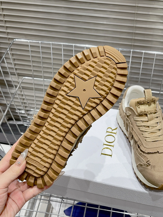 디올 C'est 에크루 스니커즈