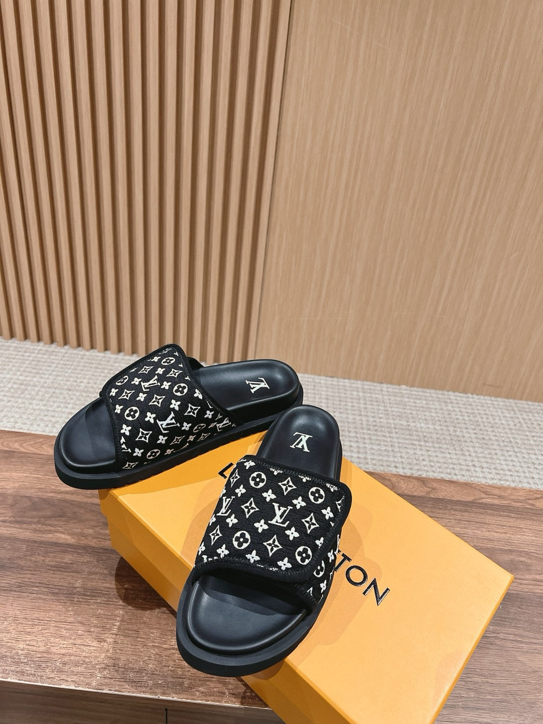 루이비통 마이애미 뮬 모노그램