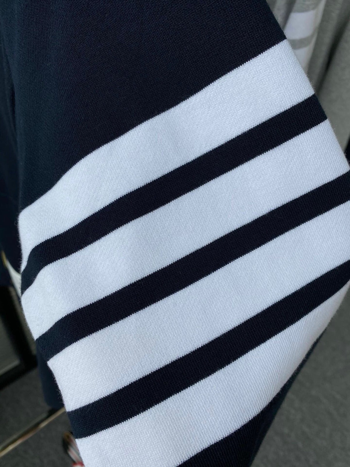 톰브라운 4선 클래식 후드 집업