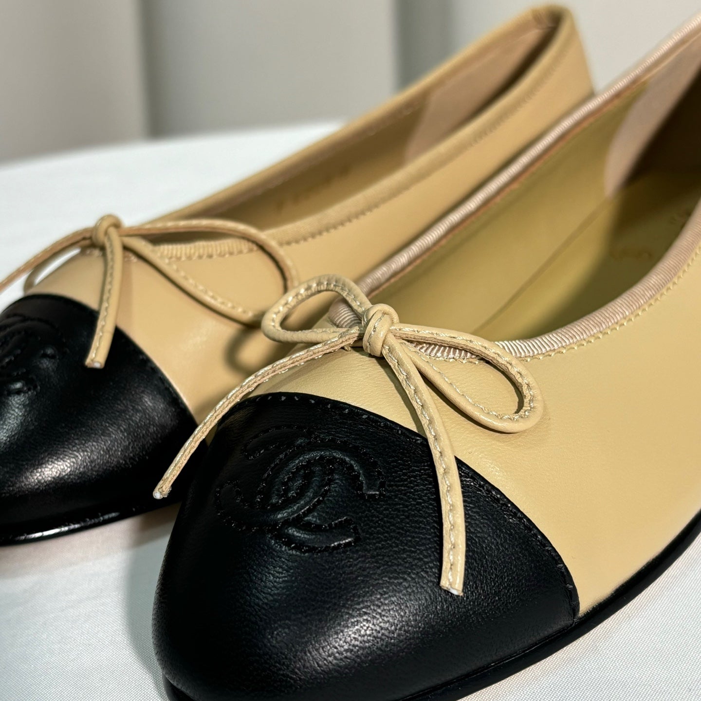 국내) 다른공장) 샤넬 투톤 발레리나 플랫 / 베이지 < 37 2개 >