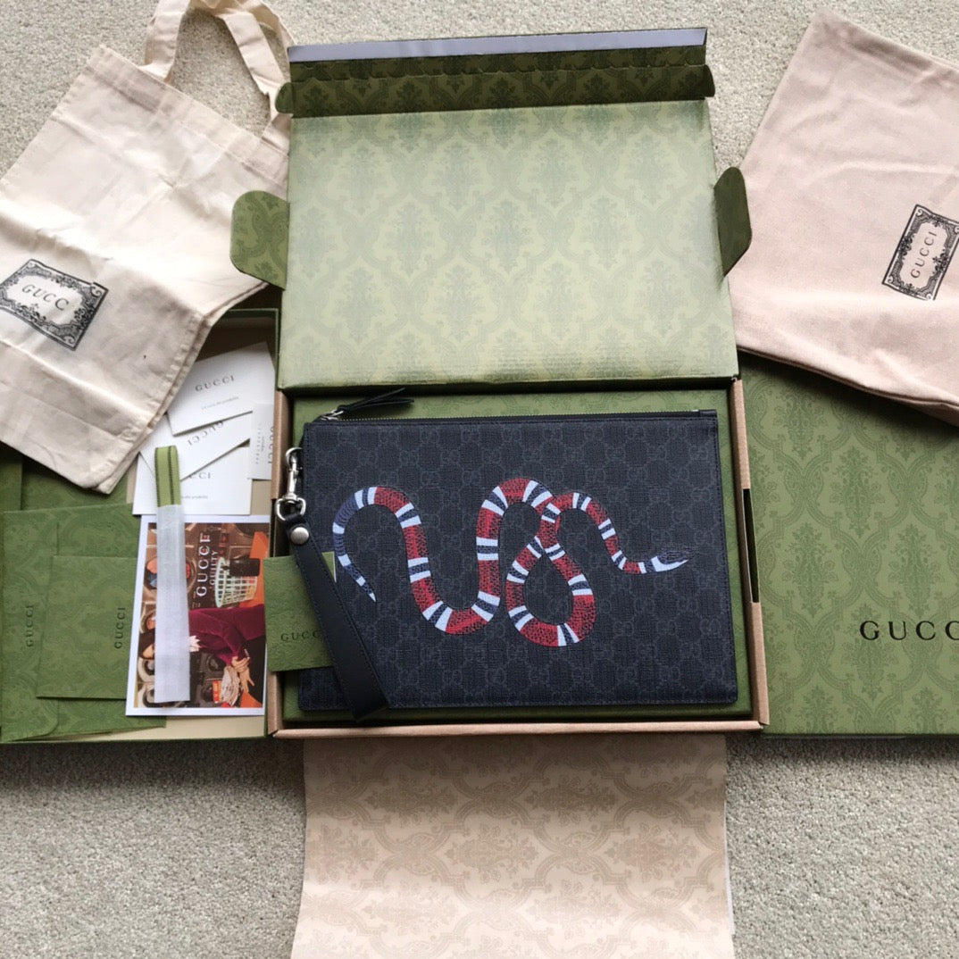 구찌 슈프림 스네이크 클러치