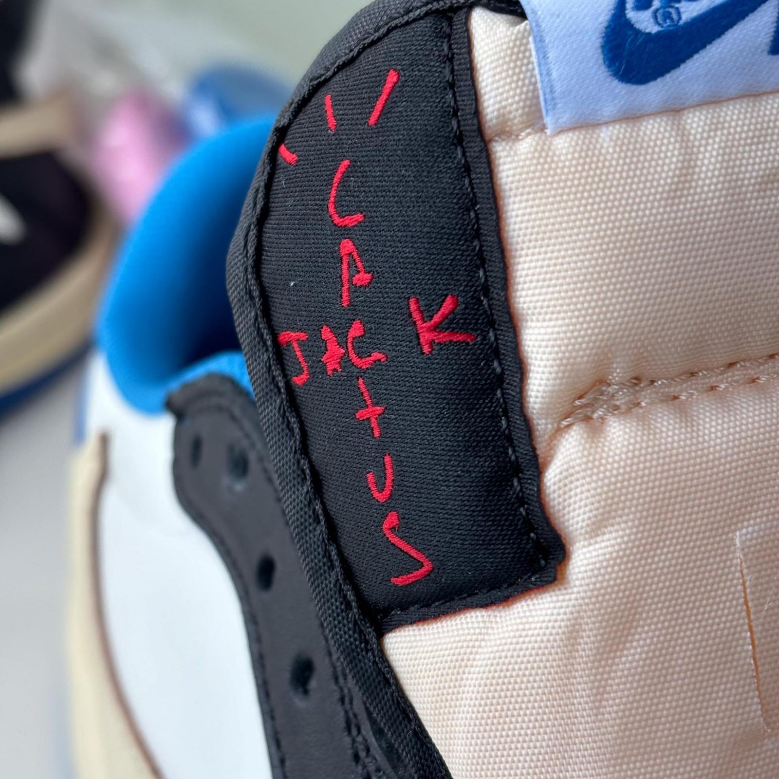 국내) 다른공장) 나이키 트래비스 스캇 265 (1번)