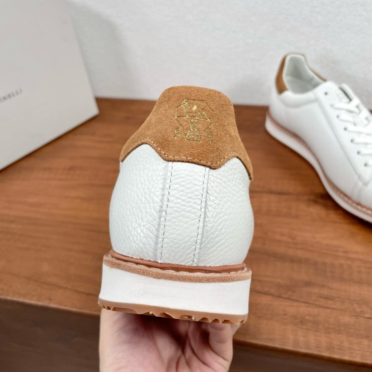 브루넬로 쿠치넬리 카우하이드 스니커즈 화이트