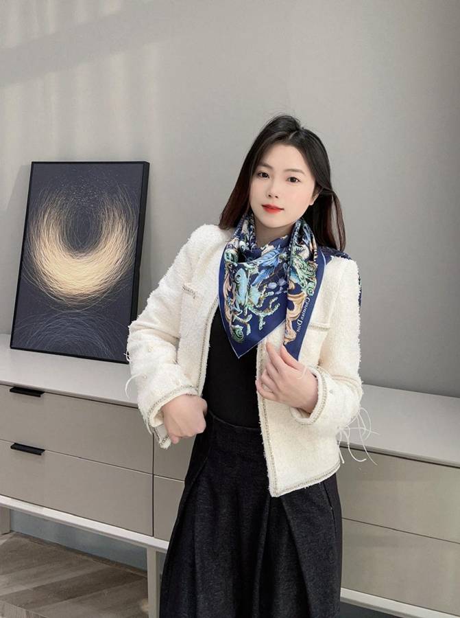 디올 스카프