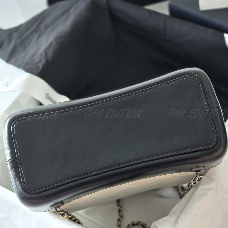 샤넬 가브리엘 백팩 스몰 (화이트)