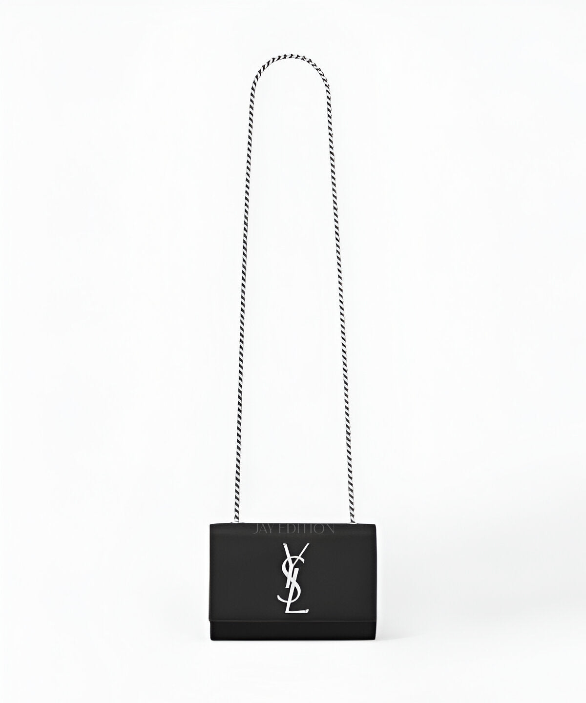 생로랑 케이트 사첼백 스몰 블랙 카프스킨 플랩 클로저 YSL 로고 메탈 장식 체인 스트랩 컴팩트하고 클래식한 사첼백 디자인