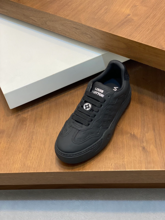 루이비통 그루비 스니커즈